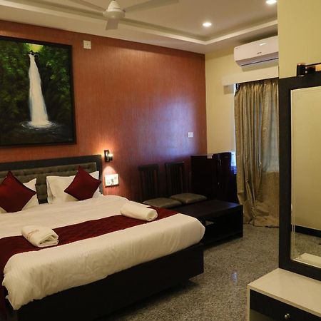 Hotel Ashlesh Manipal Esterno foto