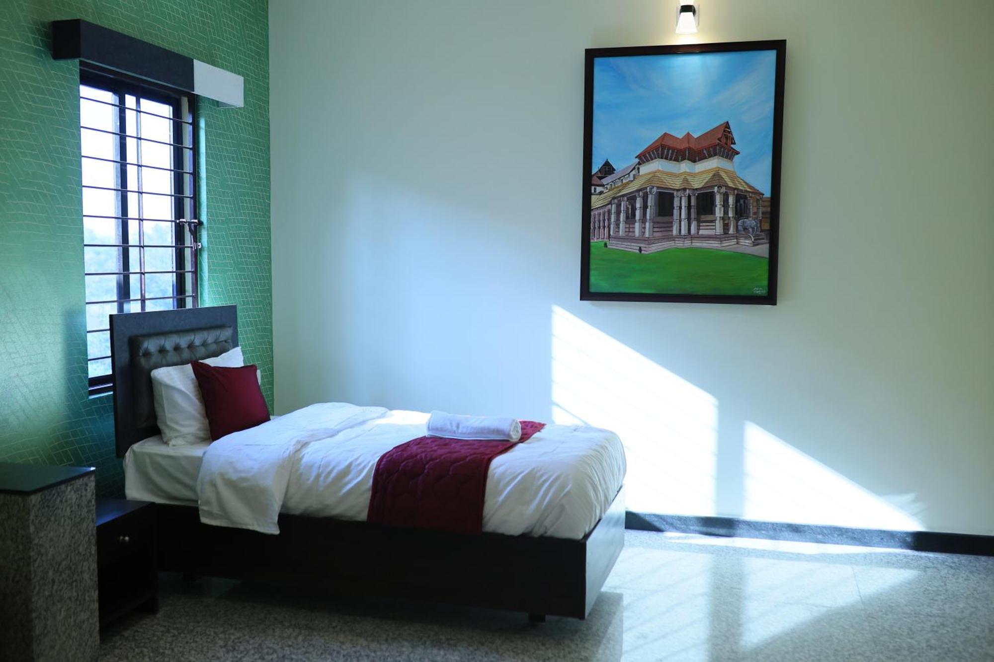 Hotel Ashlesh Manipal Esterno foto
