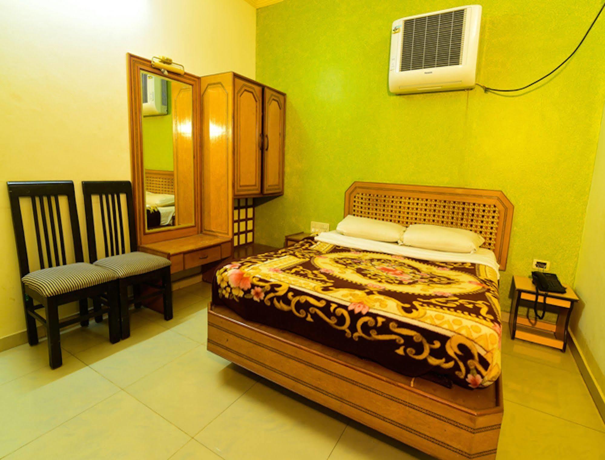 Hotel Ashlesh Manipal Esterno foto