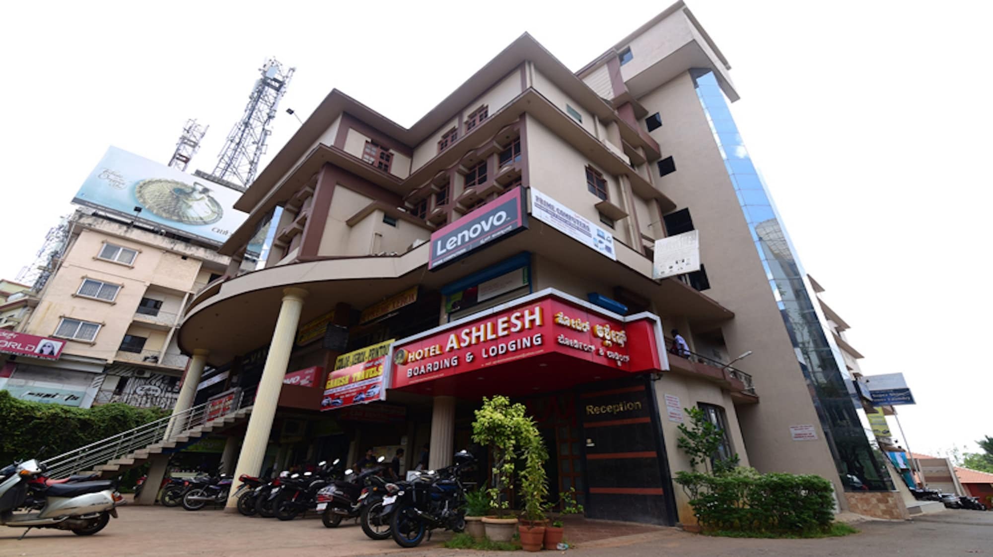 Hotel Ashlesh Manipal Esterno foto